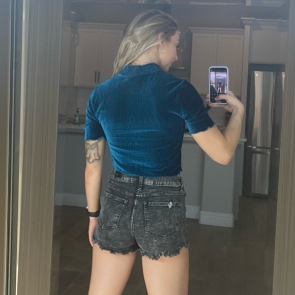 High neck cropped shirt - Picture 2 of 2